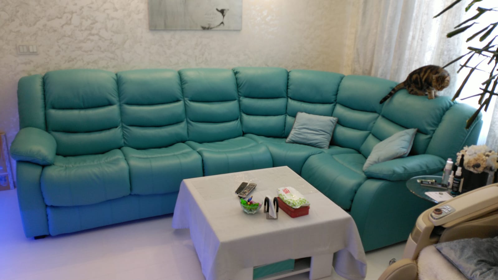 Перетяжка дивана на дому. Карабулак